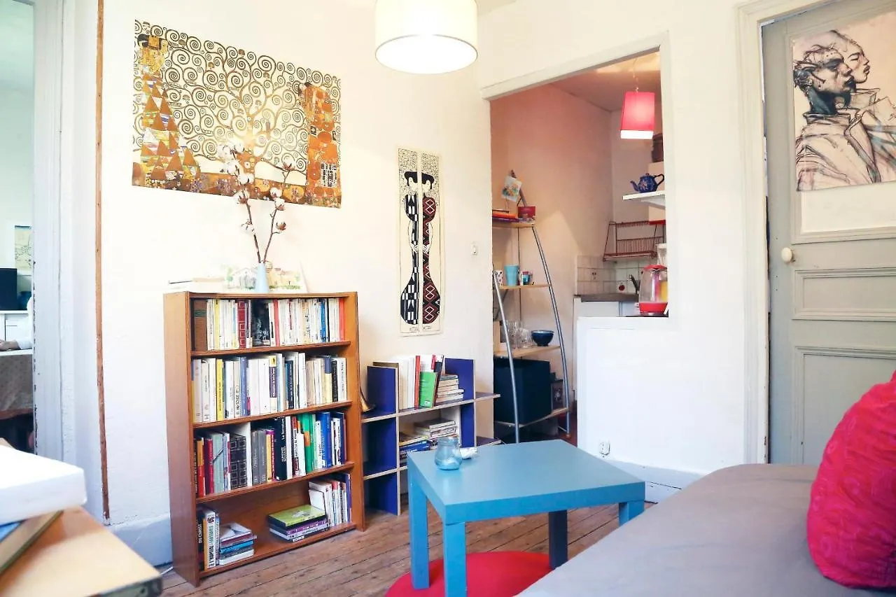 Charming Bright Apartment Near Montmartre 파리