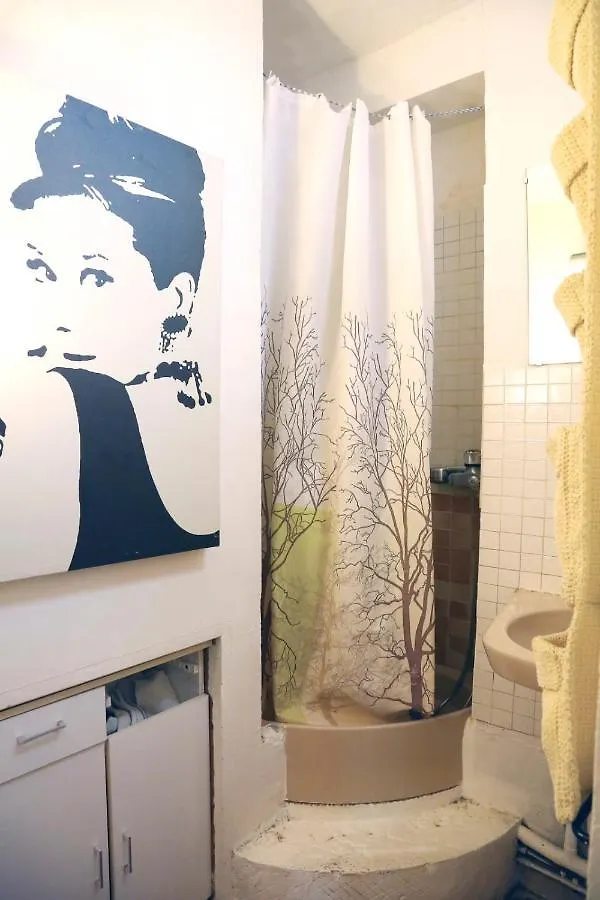 Charming Bright Apartment Near Montmartre 파리