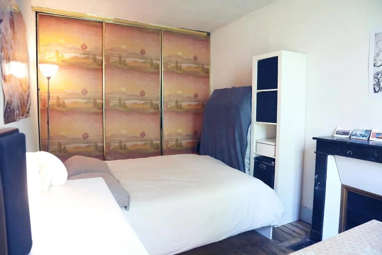 Charming Bright Apartment Near Montmartre 파리