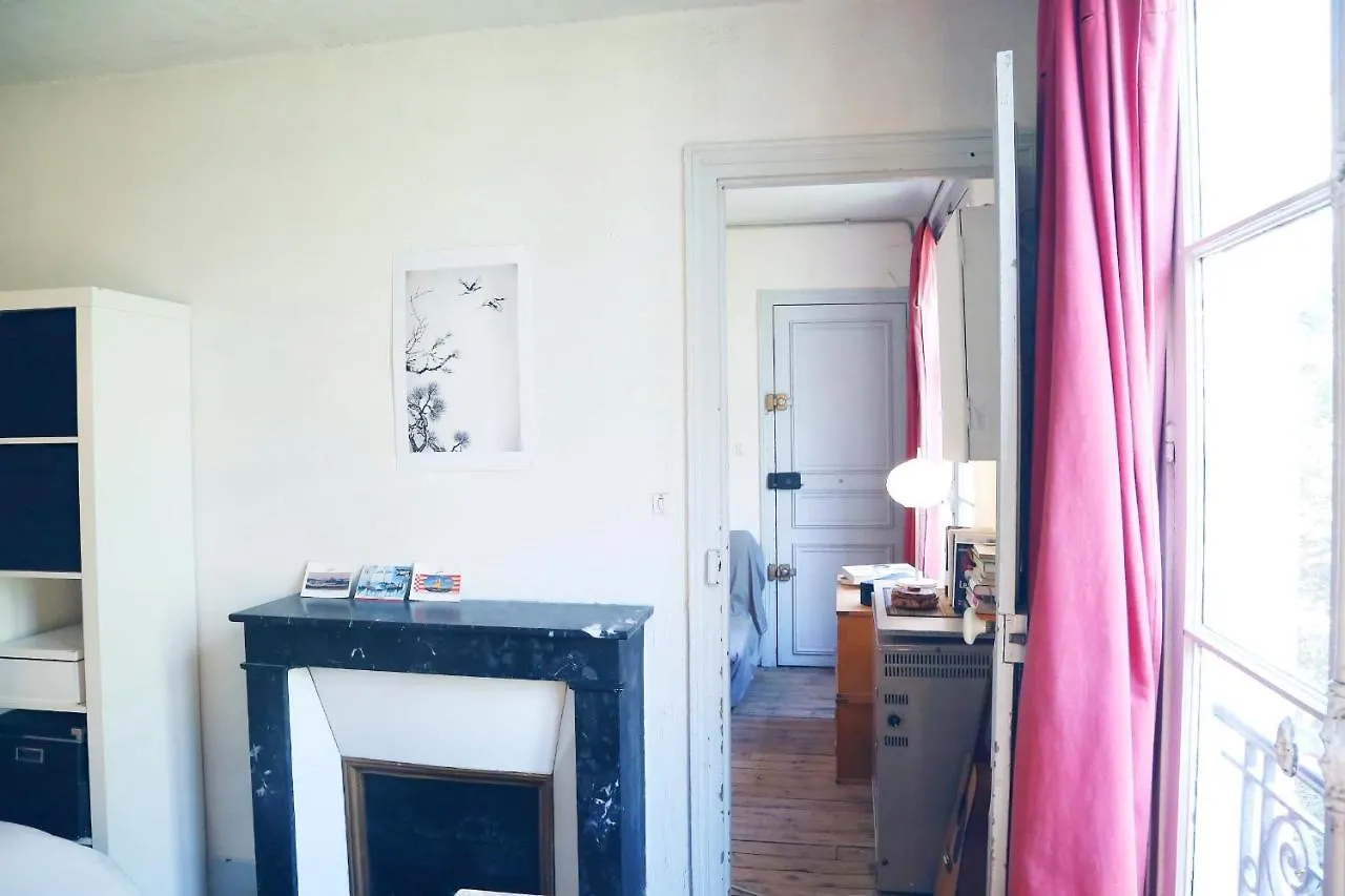 Charming Bright Apartment Near Montmartre 파리